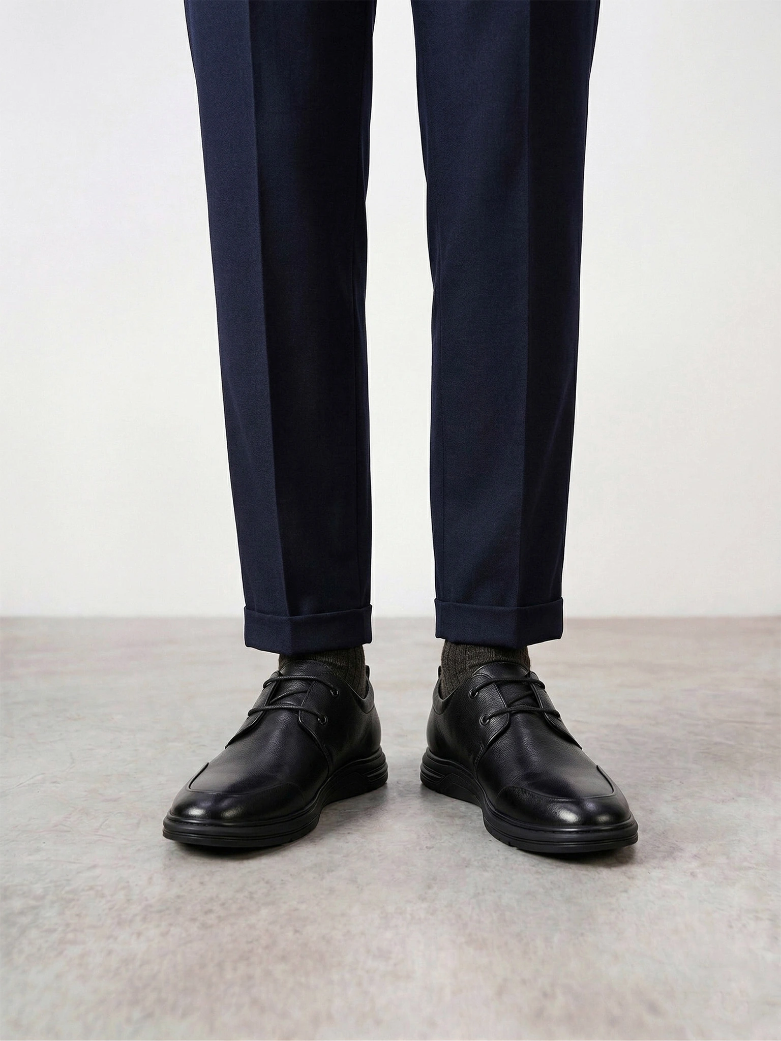 Туфли черного цвета со шнуровкой